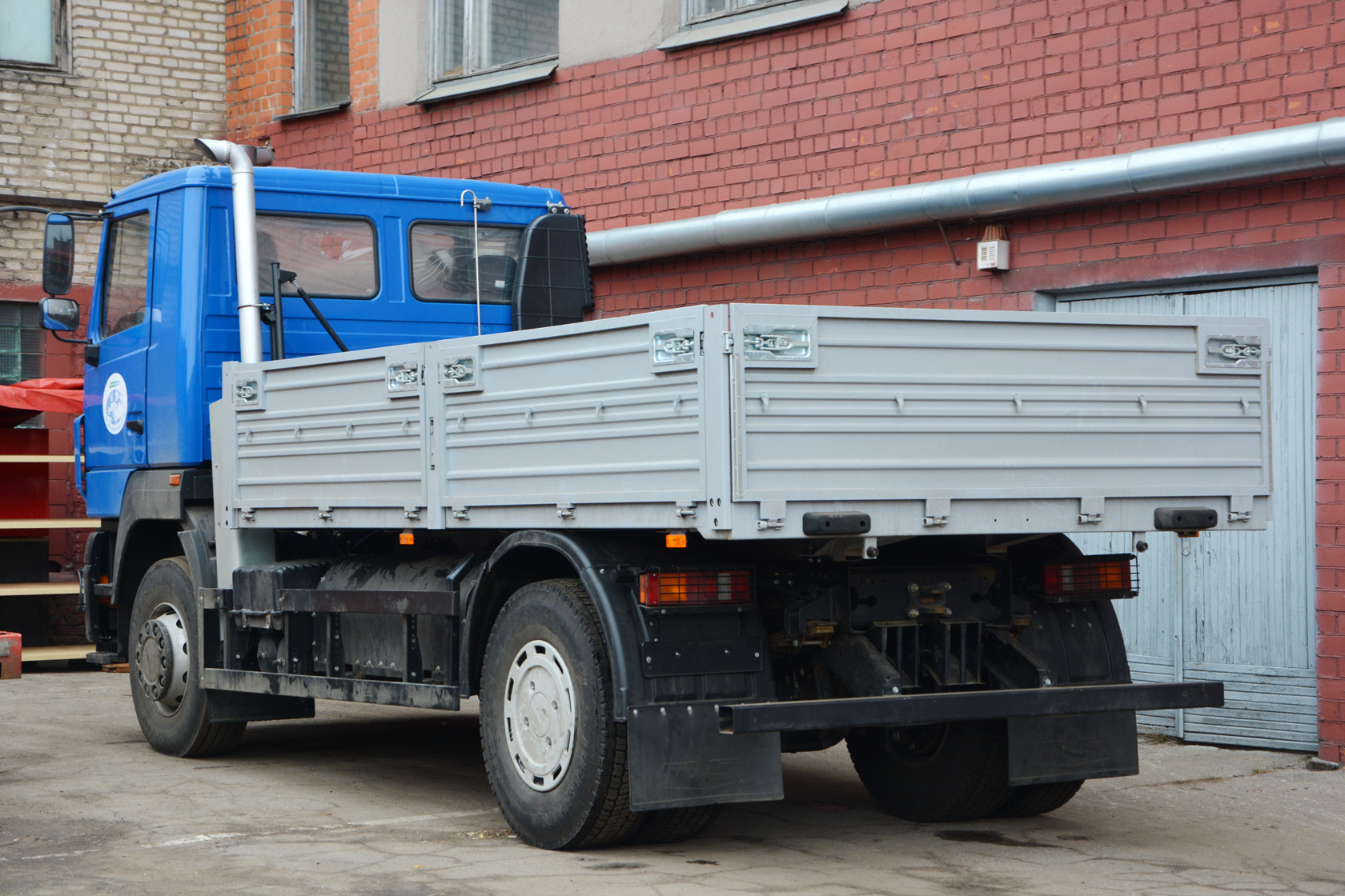 Бортовой МАЗ-534023 грузоподъемностью 11’300 кг